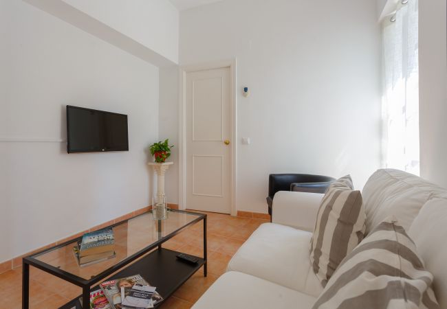 Luz y estilo en el salón de tu apartamento del centro de Jerez Luz y estilo en el salón de tu apartamento del centro de Jerez