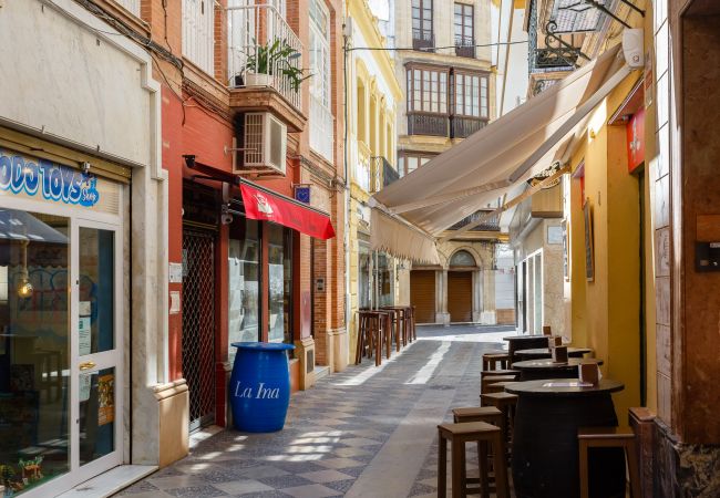 La calle que te guiará a tu apartamento del centro de Jerez La calle que te guiará a tu apartamento del centro de Jerez