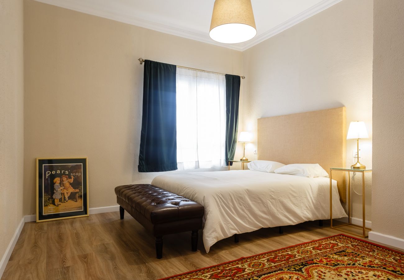 Clase y estilo en tu dormitorio en el centro de Jerez Clase y estilo en tu dormitorio en el centro de Jerez