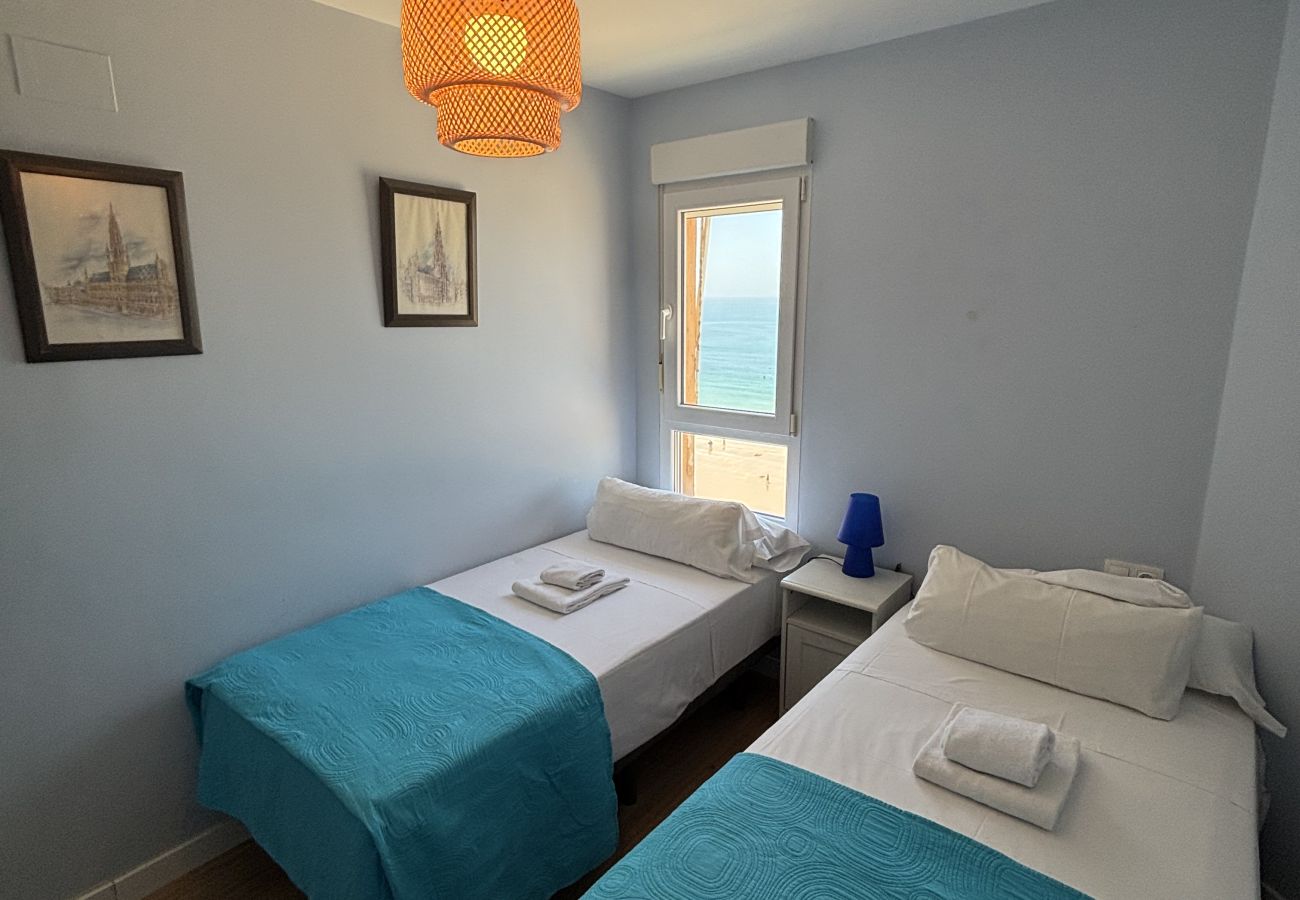 Apartamento en Cádiz - GAVIOTA Family Home free parking by Cadiz4Rentals
