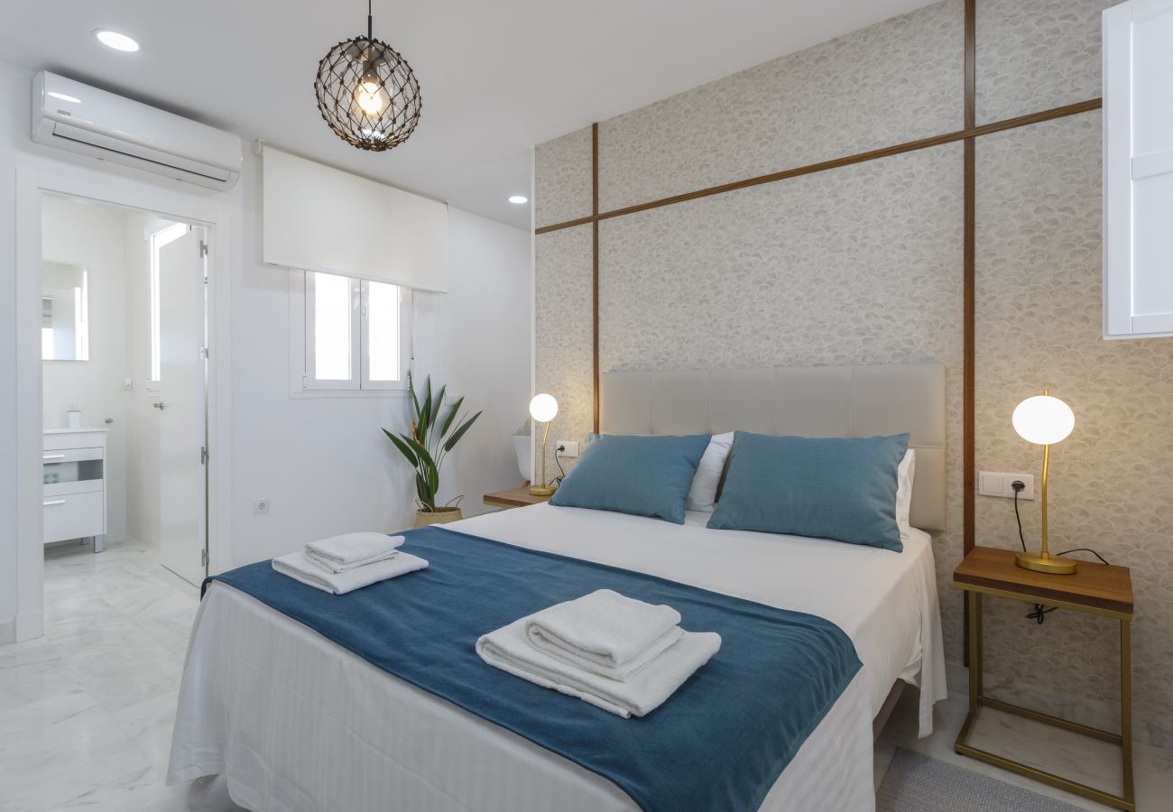 Estudio en Cádiz - Atico con terraza - BRUJULA by Cadiz4Rentals