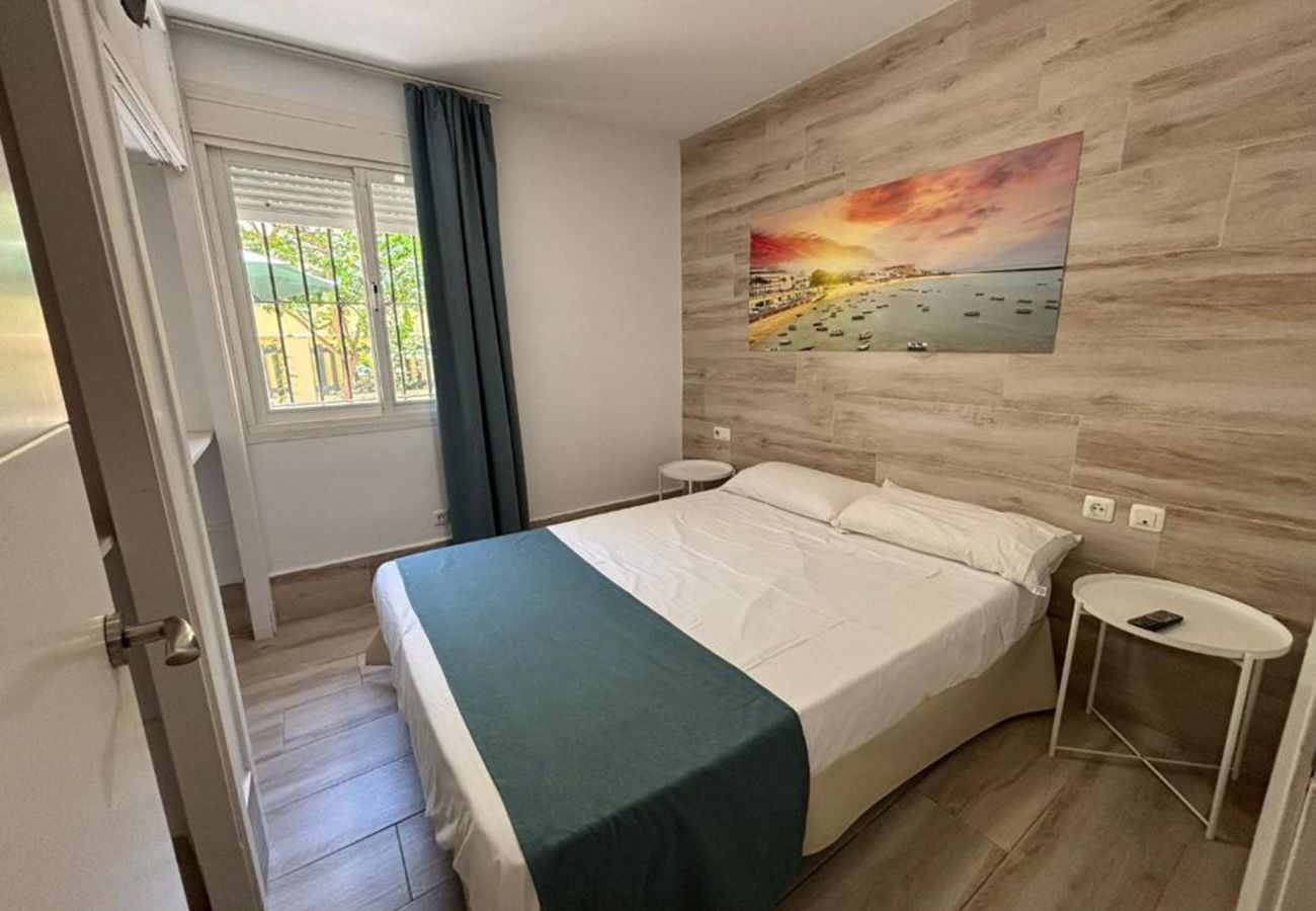 Alquiler por habitaciones en Cádiz - Habitación Hostal - IMAR