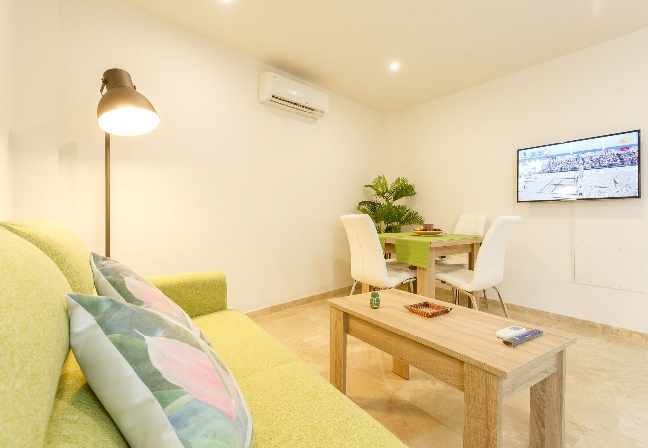 Apartament en Cádiz - La Sorpresa del GENOVES by Cadiz4Rentals