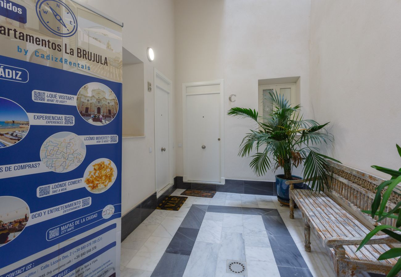 Estudi en Cádiz - Atico con terraza - BRUJULA by Cadiz4Rentals