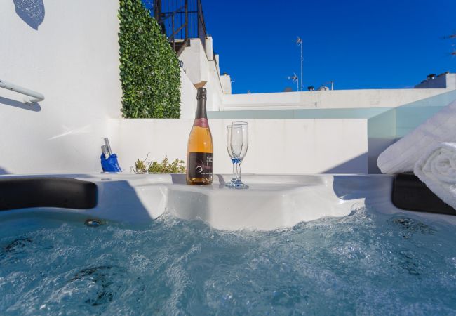  en Cádiz - Atico & Jacuzzi CRUZ by Cadiz4Rentals