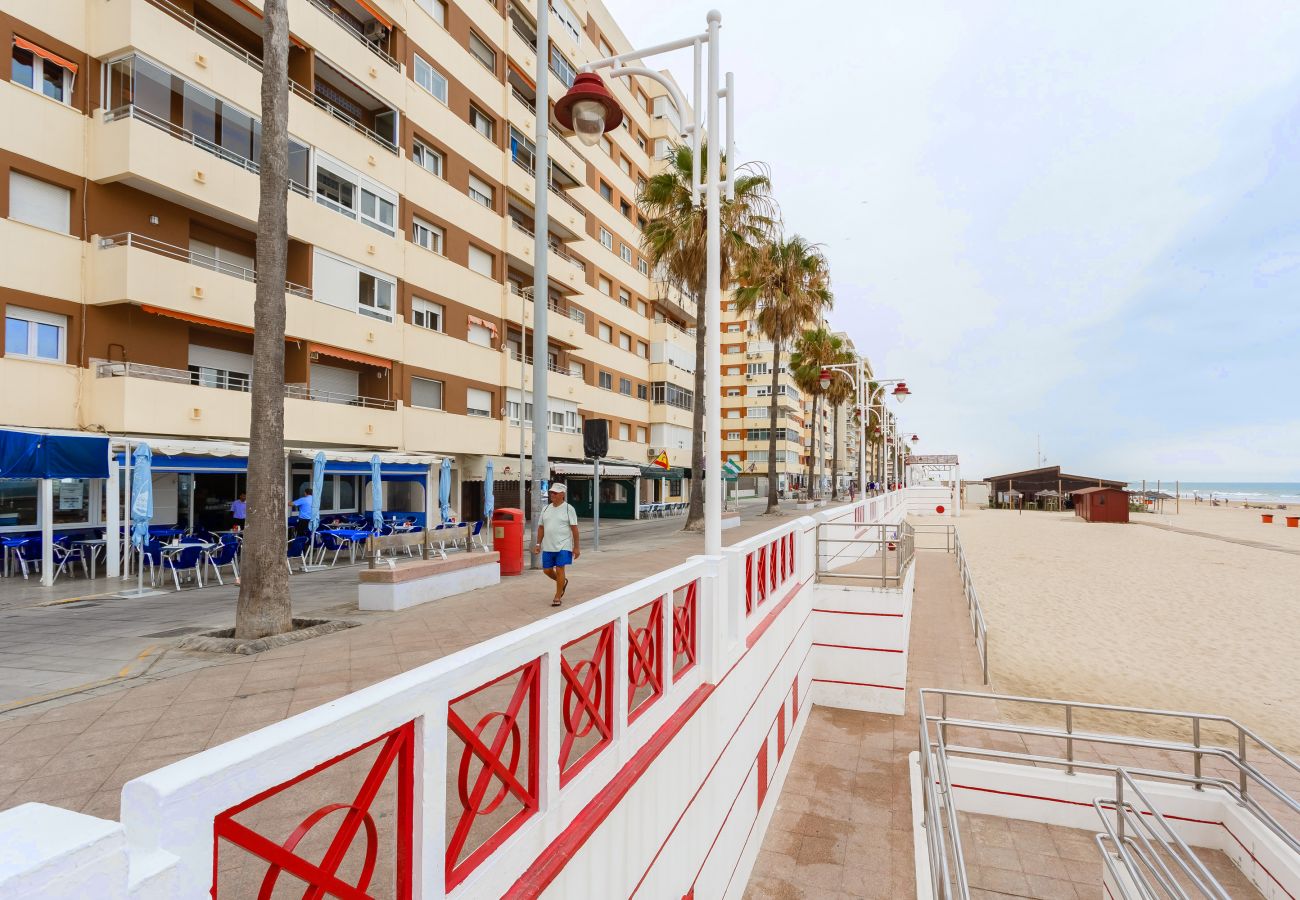 Apartment in Cádiz - Casa ROS PLAYA (free parking) by Cadiz4Rentals