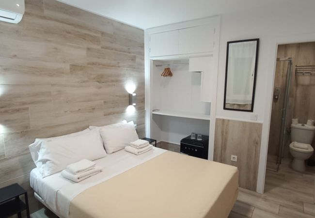 Rent by room in Cádiz - Double room - IMAR Hostel by Cadiz4Rentals